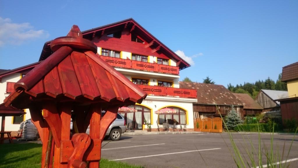Alpsky Dom Vitanova Hotel Exterior photo